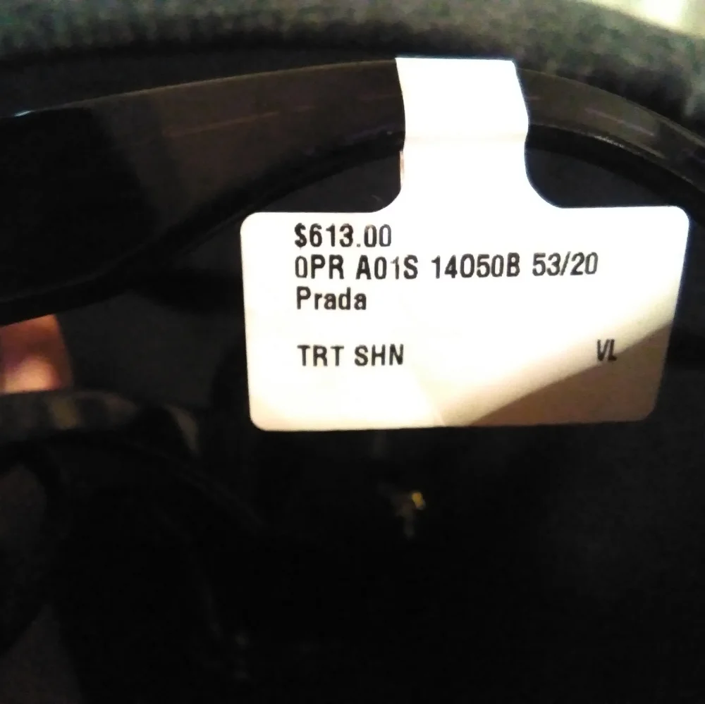 Prada - Picture 2 of 2